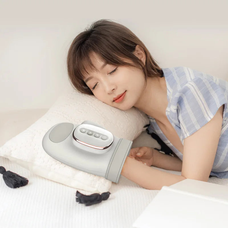 Electric Hand Massager Ｗith Airbag Compression Warm Heating Cordless Glove Massager Application for Palm Finger Relaxation Gift